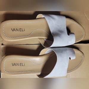 New VANELi sandal. Size 11